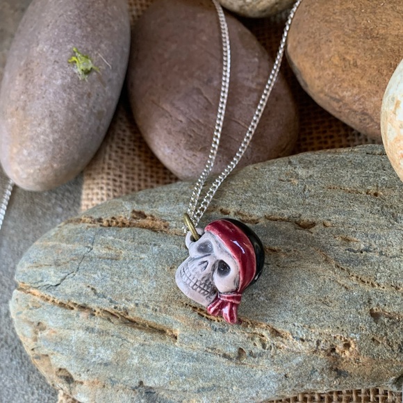 Pirate Skull Pendent - Picture 6 of 6